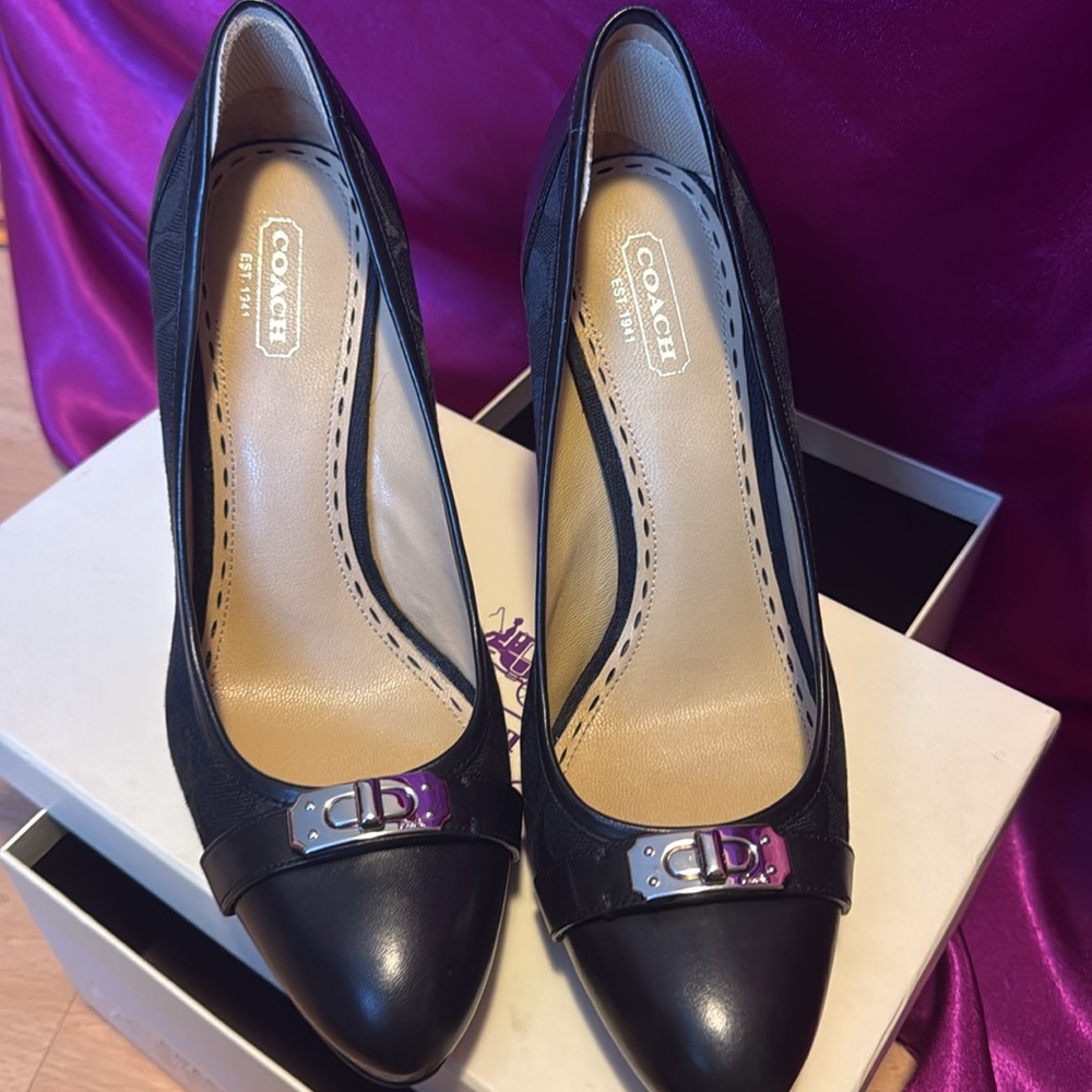 Coach Camille black leather and fabric size 9 heels in like new condition - Picture 6 of 9